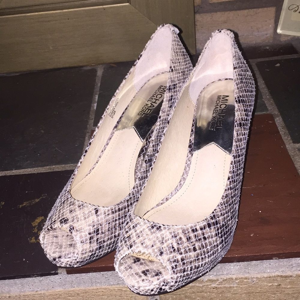MICHAEL Michael Kors Faux Print Peeptoe Pumps 6.5